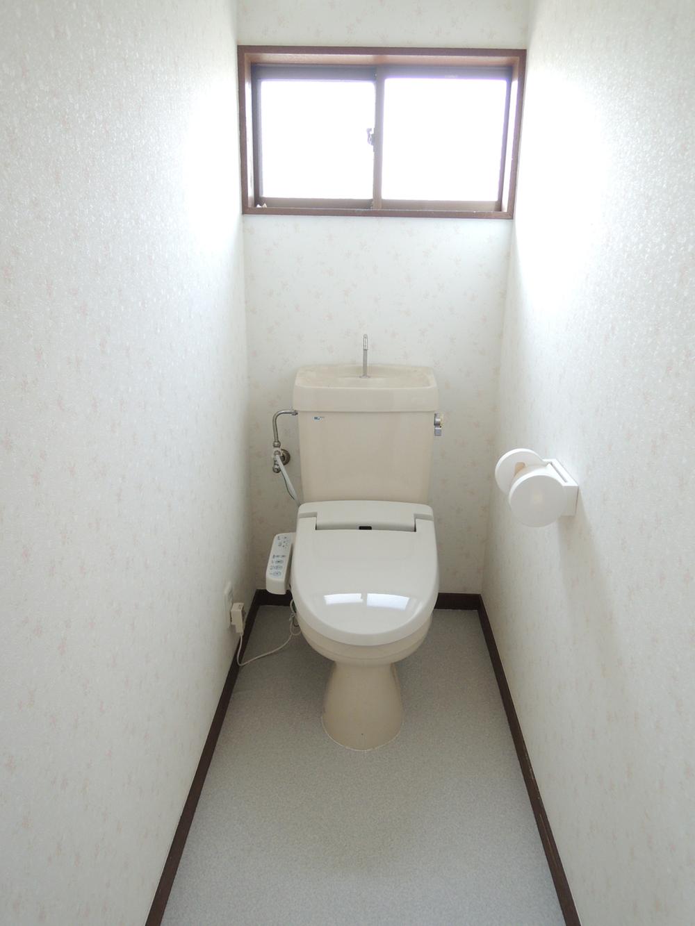 Toilet. 2F toilet