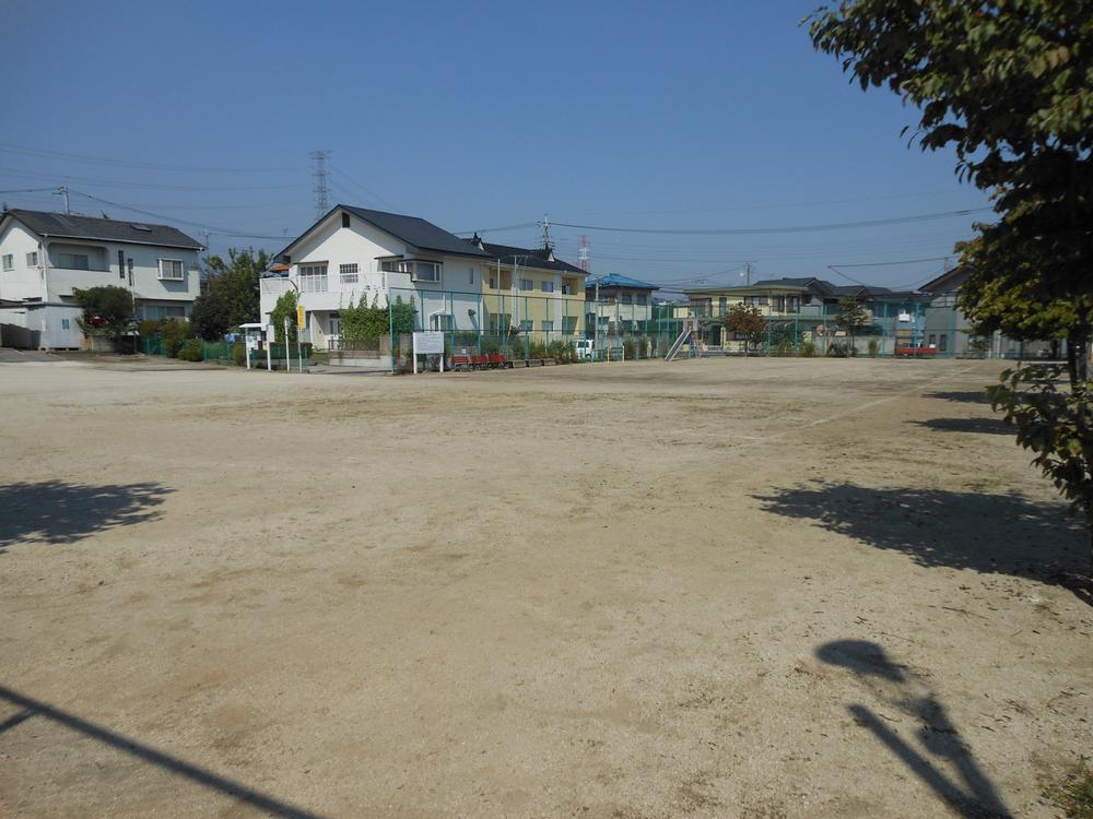 park. Otsuka the Youth Square is adjacent to the 50m east.  It is convenient to the usual play outside and sports! 