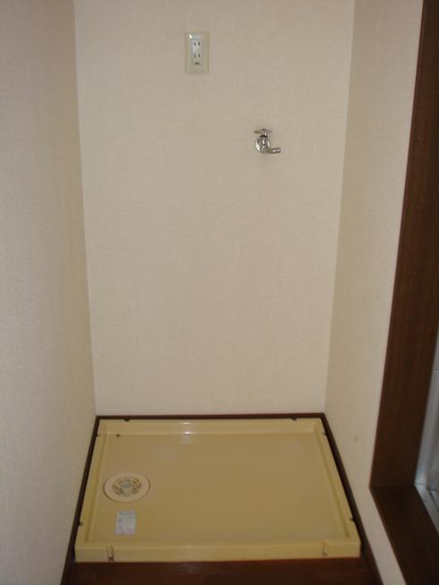 Washroom. There is storage room washing machine (^ - ^)