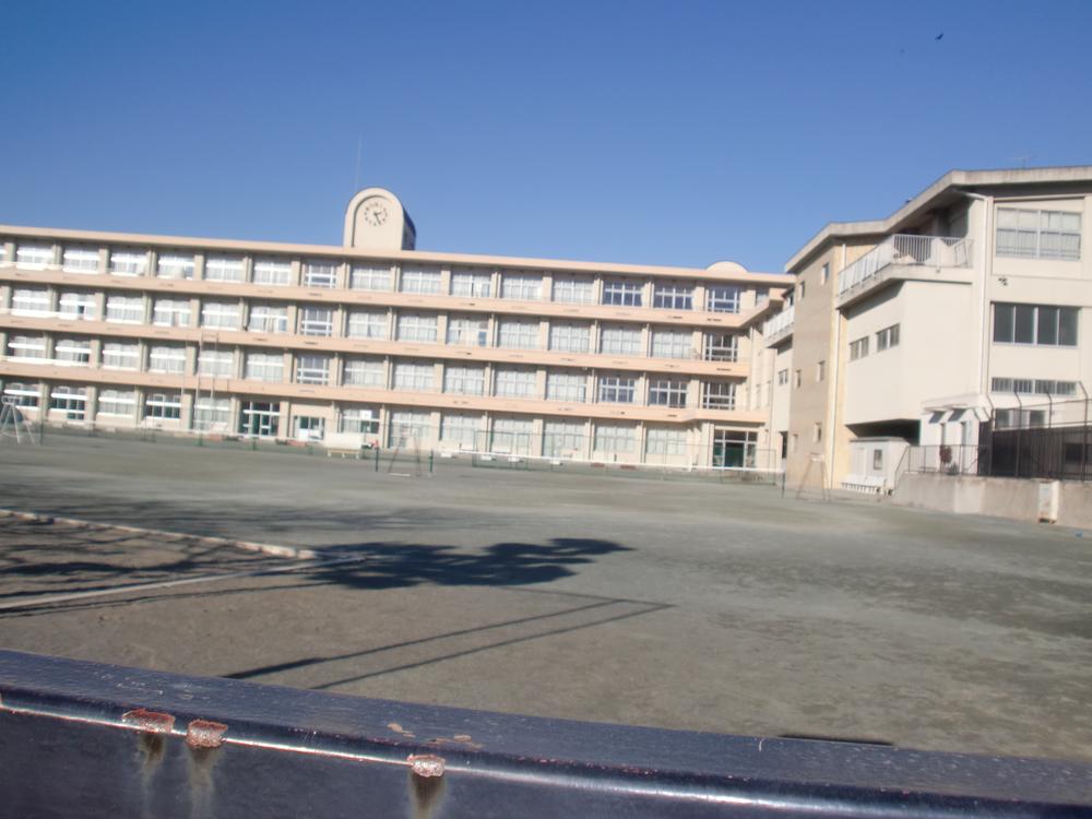 Junior high school. 1266m to Takasaki Municipal Tsukazawa junior high school