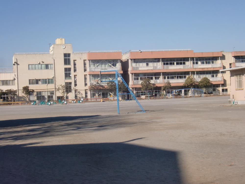 Primary school. 926m to Takasaki Municipal Eastern Elementary School