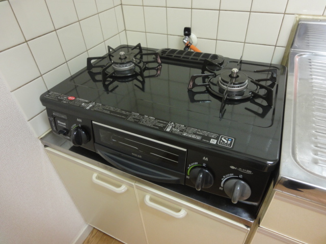 Other Equipment. Also burnt gas stove with fish of two-neck of the new