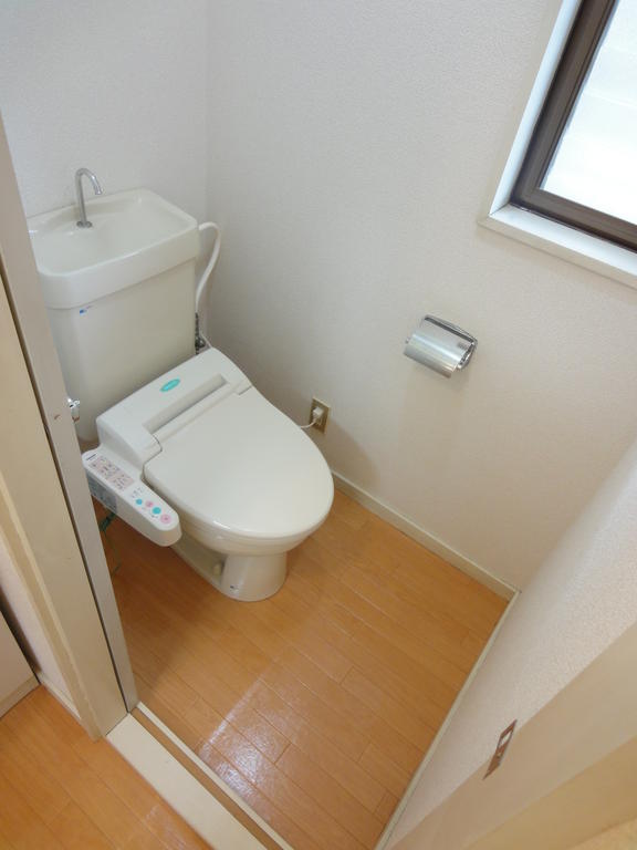 Toilet. Also already mounted bidet essentials! With small window!