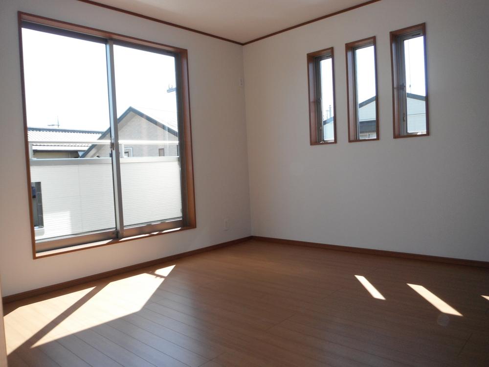 Same specifications photos (Other introspection). Example of construction (bright 2F room in the south window)