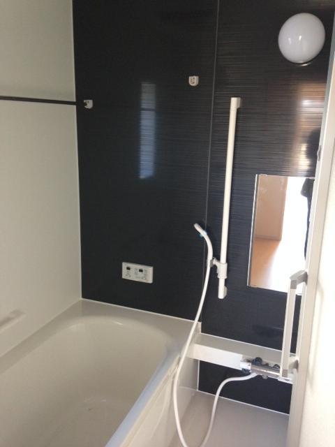 Bathroom. It is a bathroom of 1 pyeong type. Also it comes with a bathroom dryer
