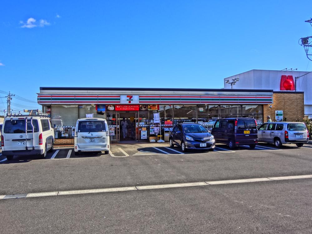 Convenience store. 477m to Seven-Eleven Tatebayashi Honcho shop