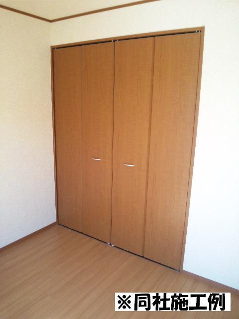 Receipt. Each room there is in the storage space. 