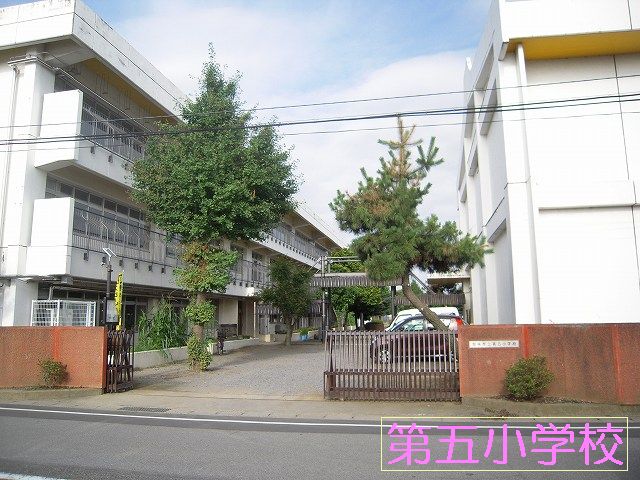 Primary school. 1071m to Tatebayashi Municipal fifth elementary school (elementary school)