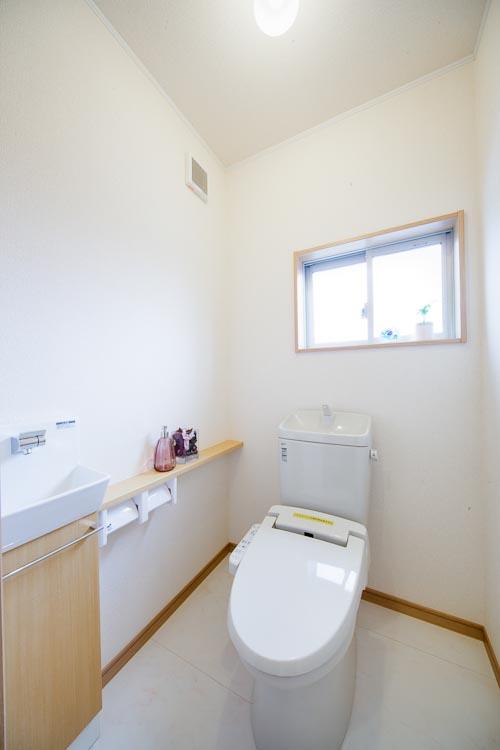 Toilet. Warm water washing toilet seat Standard specification