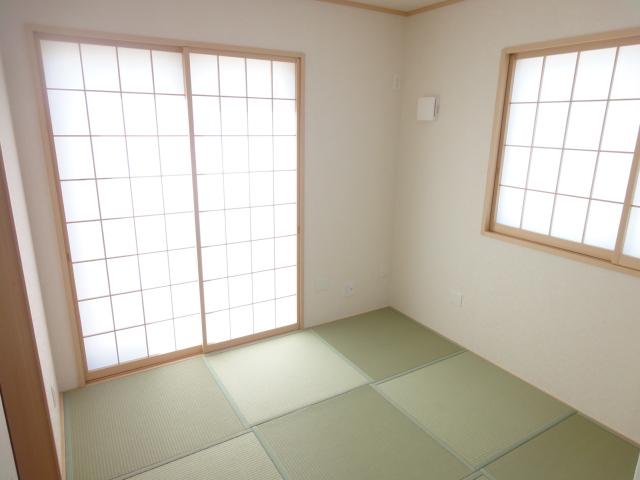 Non-living room. Modern Japanese-style decor tatami half quires type! 