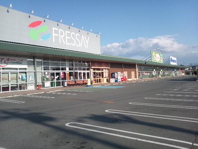 Supermarket. ≒ 700m until Folio shopping center