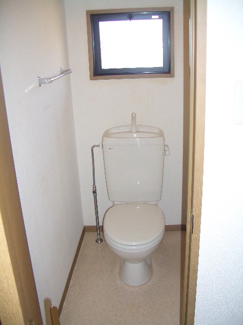 Toilet. Window There ventilation, Lighting of sufficient