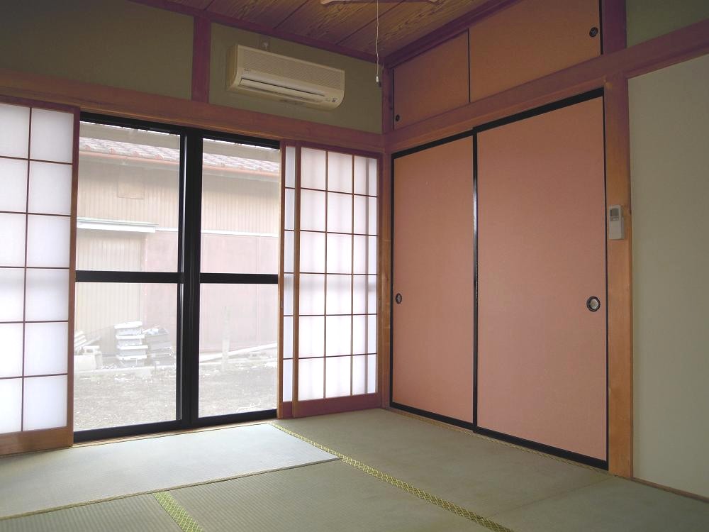 Living and room. Stylish shades of Japanese-style room. Air-conditioned