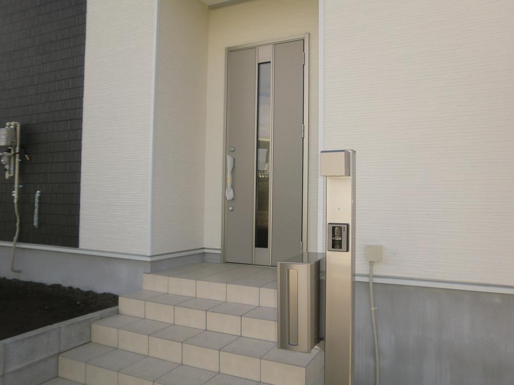 Entrance. 1 Building entrance