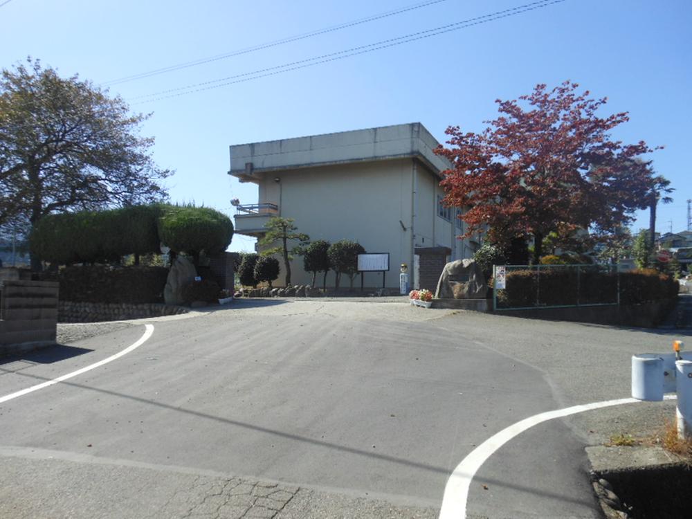 Primary school. Tomioka Municipal Ichinomiya until elementary school 702m