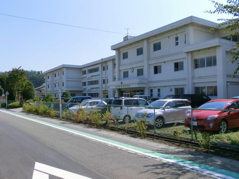 Junior high school. Tomioka Minami until junior high school 1620m