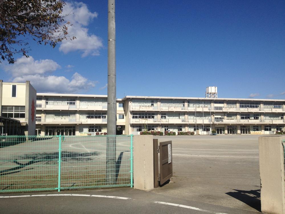 Primary school. Until Nishi Elementary School 917m
