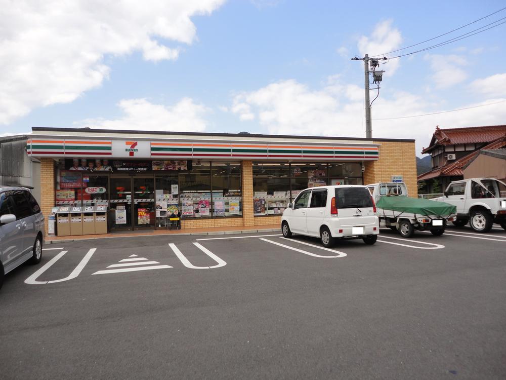 Convenience store. Seven-Eleven 210m to Kumano-cho Hagiwara 8-chome