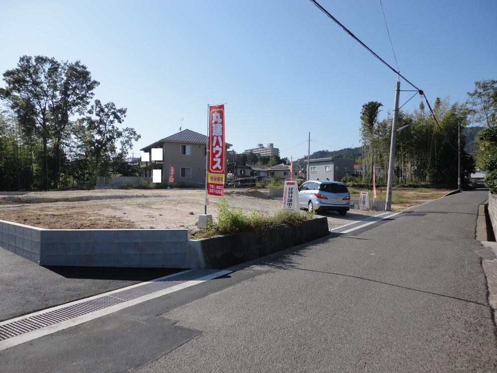Local photos, including front road. Per yang good flat land! Corner lot that can freely design, There is also a subdivision compartment of the only land!