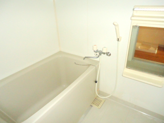 Bath. Bathing is also wide with a space! Fatigue is likely to take!