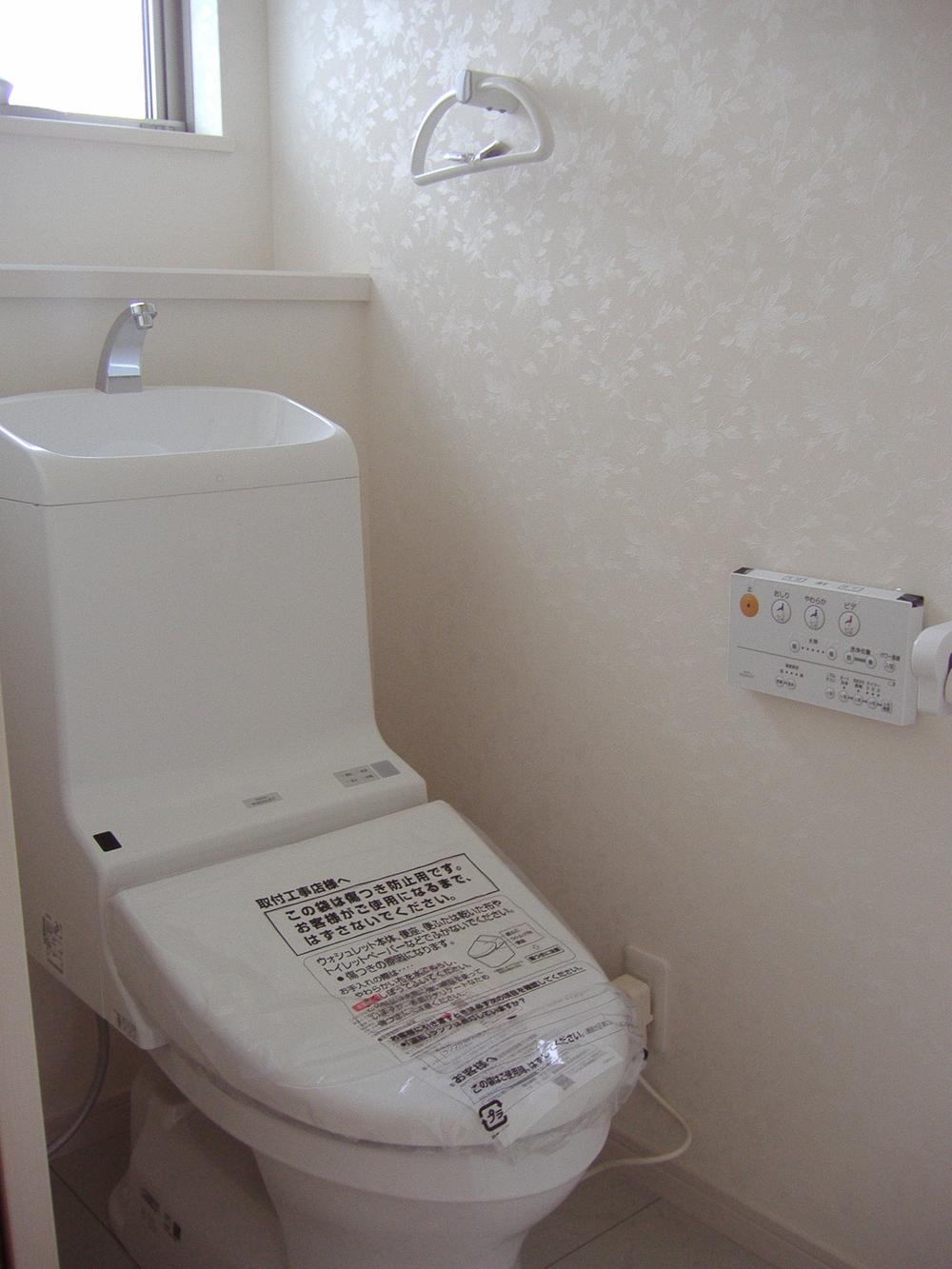 Toilet. Washlet-integrated (November 2013) Shooting