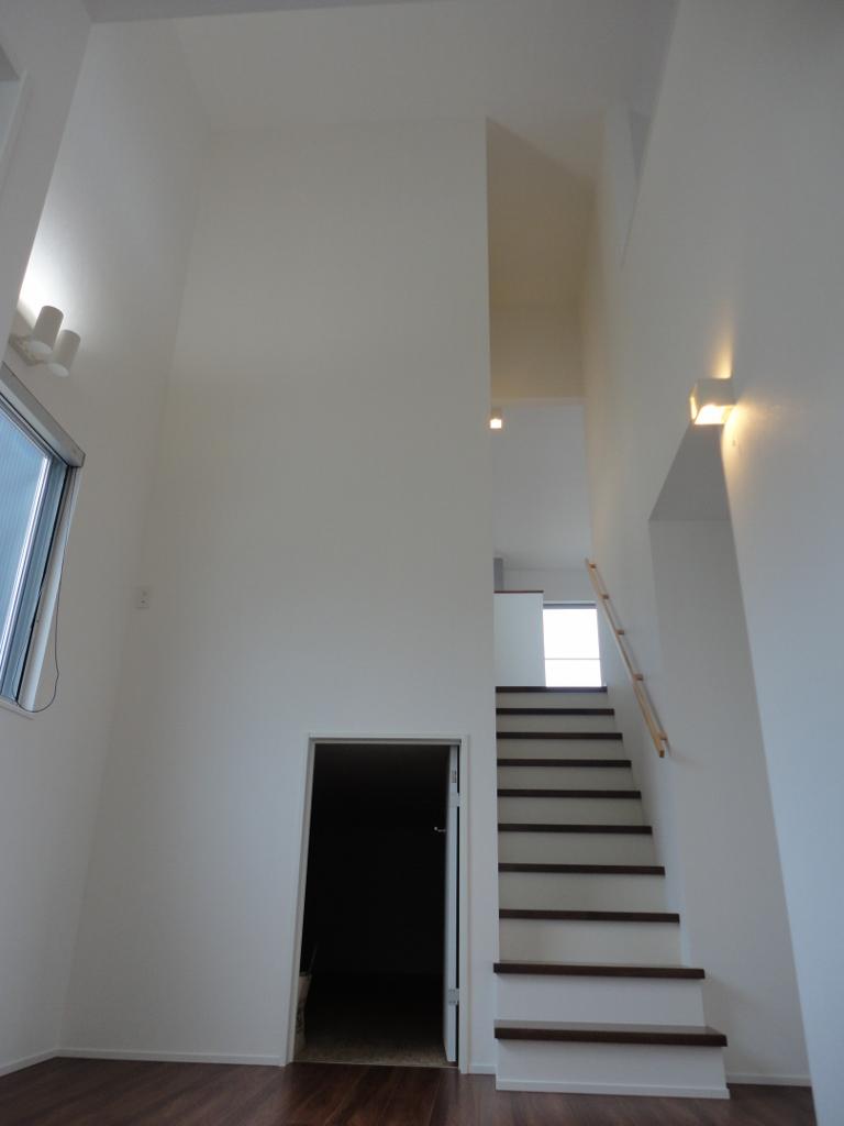 Other. Underfloor storage than the entrance of 1 Building, Overlooking the living room stairs