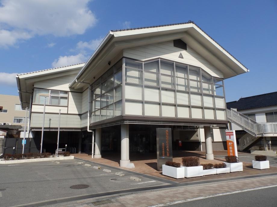 Bank. 778m to Kumano Nakamizo simple post office