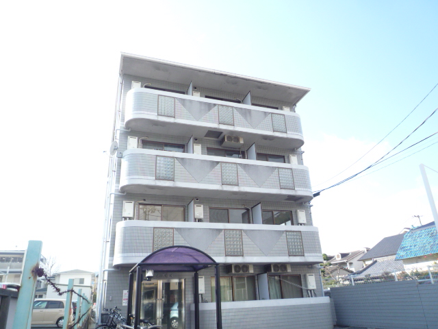 Building appearance.  ☆ Koyo is a conveniently located property within walking distance of Station ☆