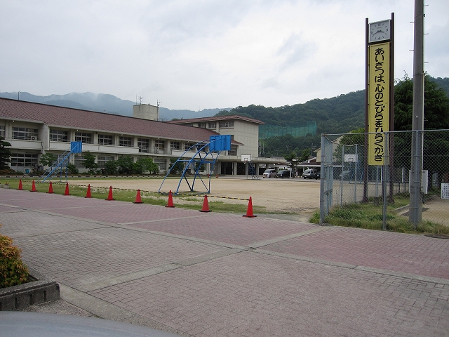 Junior high school. Kaita Municipal Kaita junior high school (junior high school) up to 782m