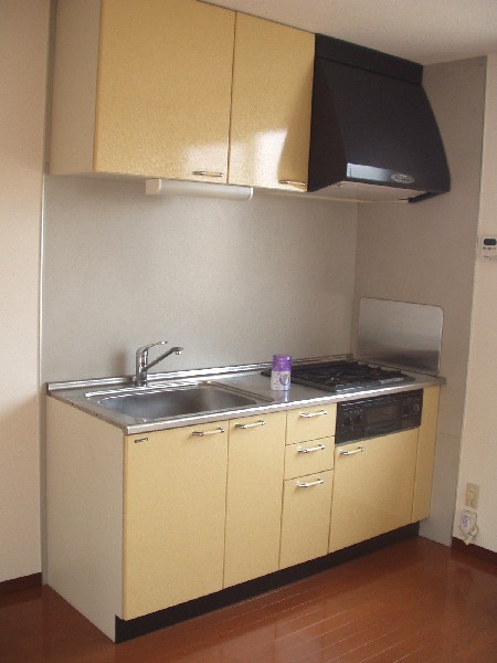 Kitchen. 2-neck with gas stove