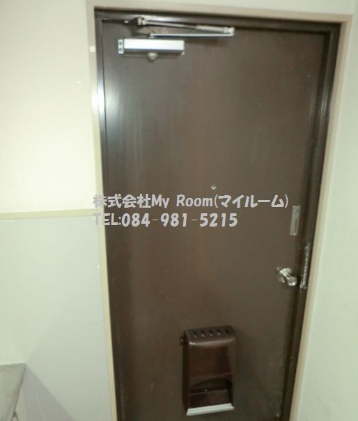 Entrance.  ※ Same apartment another room