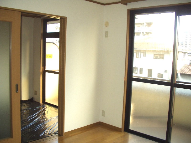 Living and room. living ~ Japanese-style room Air-conditioned