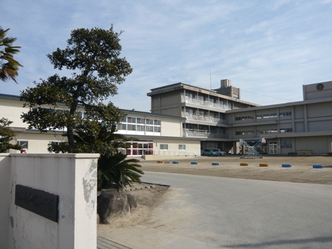 Primary school. 407m to Fukuyama City Akebono elementary school (elementary school)