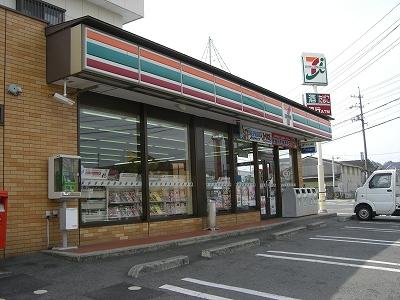 Convenience store. 875m to Seven-Eleven Onomichi Takasu-cho shop