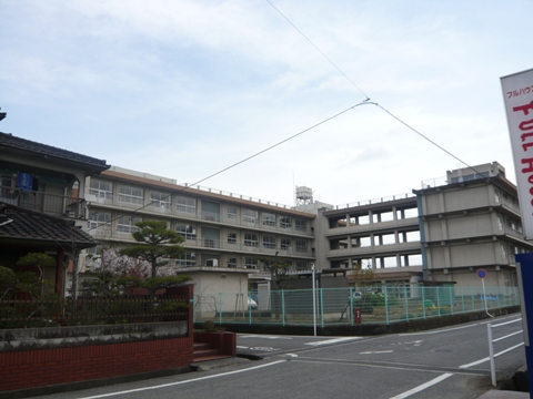 Primary school. 545m to Fukuyama Tachikawa opening Higashi elementary school (elementary school)