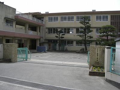 Primary school. 2370m to Fukuyama Municipal Kamo Elementary School