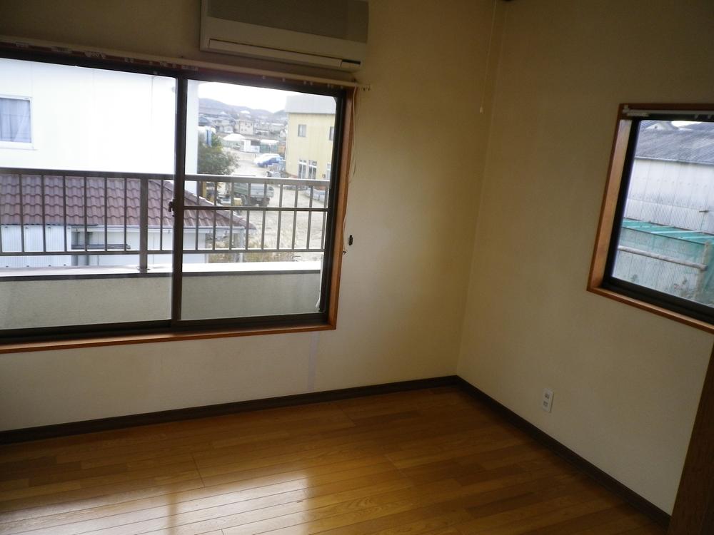 Non-living room. Kannabe Station ・ It also close super ...