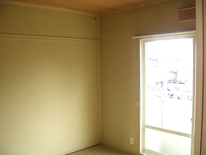 Living and room. Japanese-style room With closet