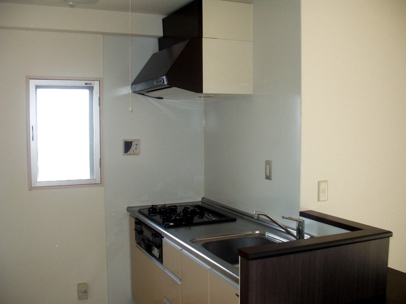 Kitchen. With gas stove