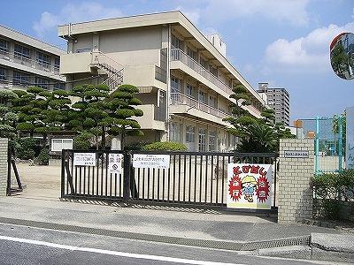 Primary school. 807m to Fukuyama City Fukatsu Elementary School