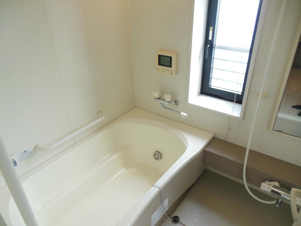 Bathroom. Please enjoy an elegant time while watching the sea in the bathroom with a whirlpool function to heal fatigue of the day