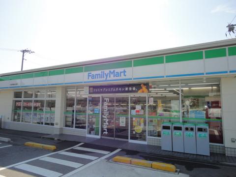 Convenience store. FamilyMart 363m until Yokodai Kitamise