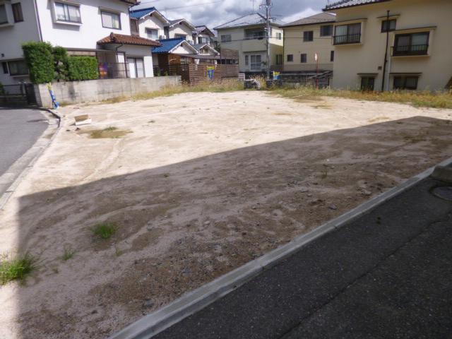 Local appearance photo. Local (11 May 2013) Shooting