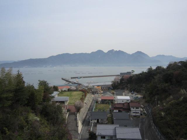 View photos from the dwelling unit. View from local (April 2013) Shooting Miyajima is visible right in front Torii you can watch fireworks also views of the