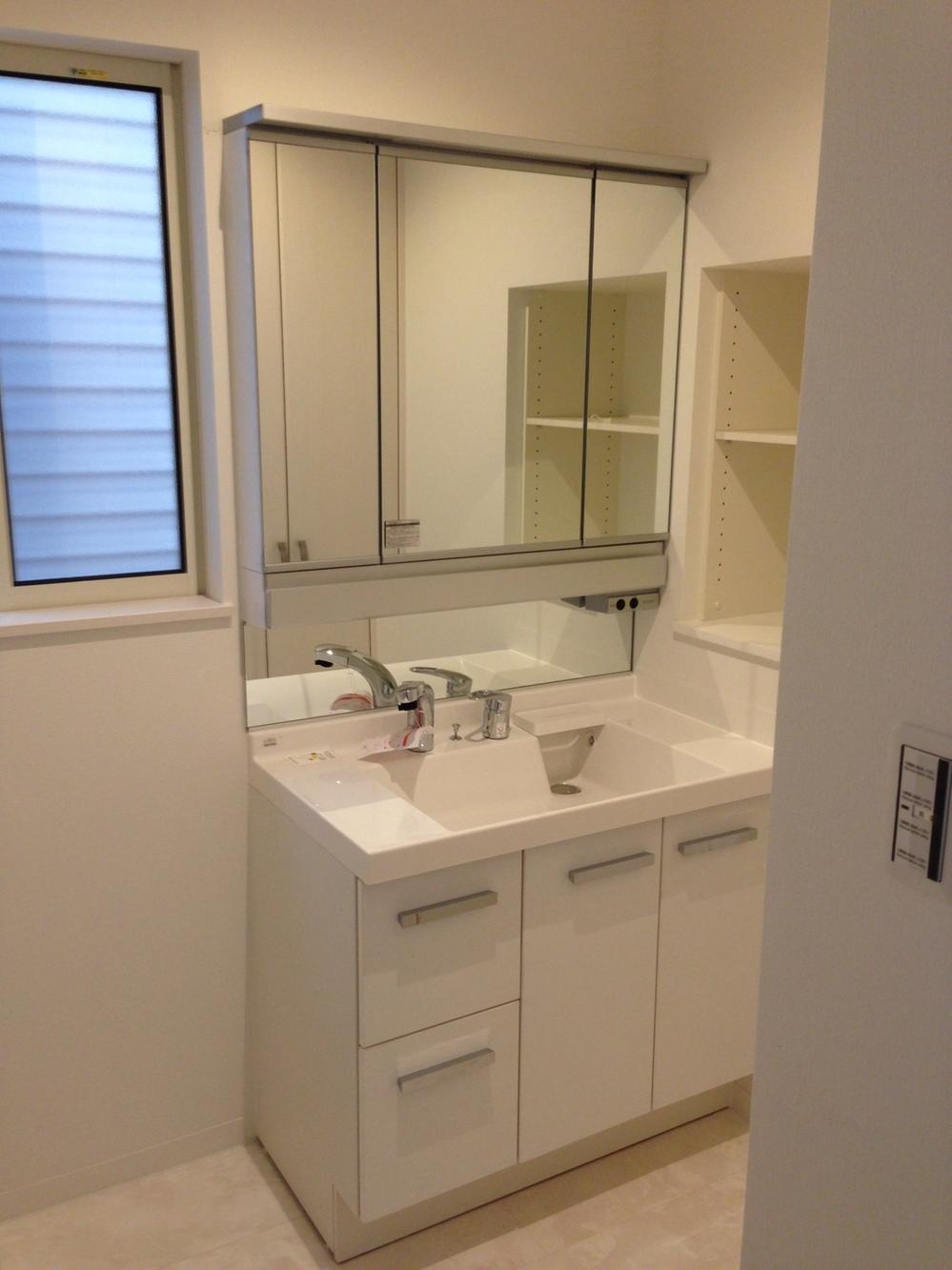 Wash basin, toilet. Local (August 2013) Shooting