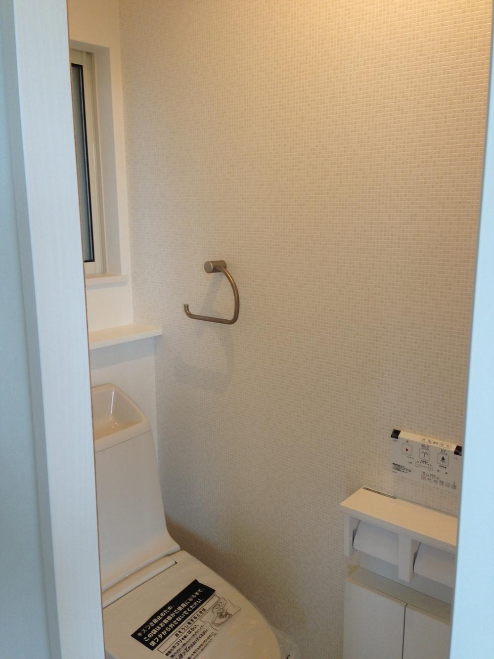 Toilet. Local (August 2013) Shooting