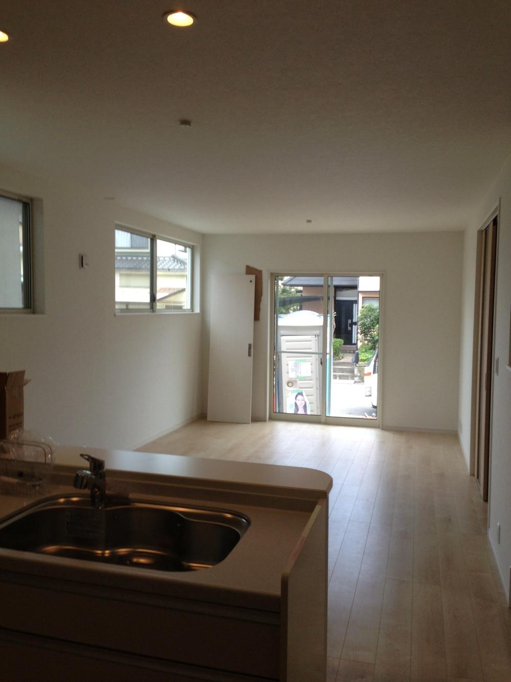 Living. Local (August 2013) Shooting