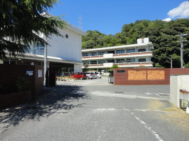 Primary school. Sagata until elementary school 1364m