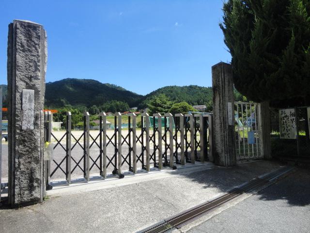 Primary school. Kujima until elementary school 394m
