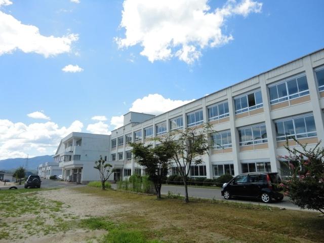 Junior high school. 8093m to Saeki junior high school